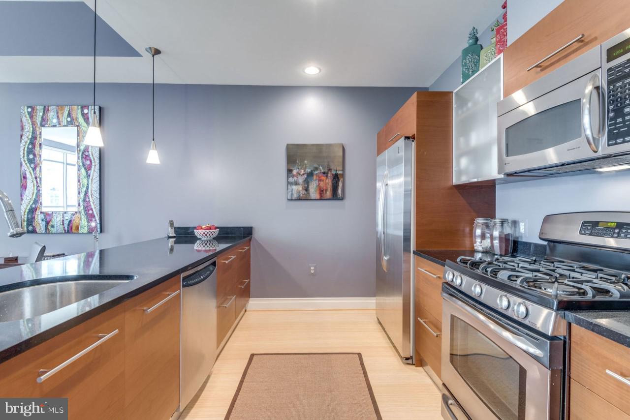 MIDTOWN ALEXANDRIA STATION CONDOMINIUM - Residential Lease