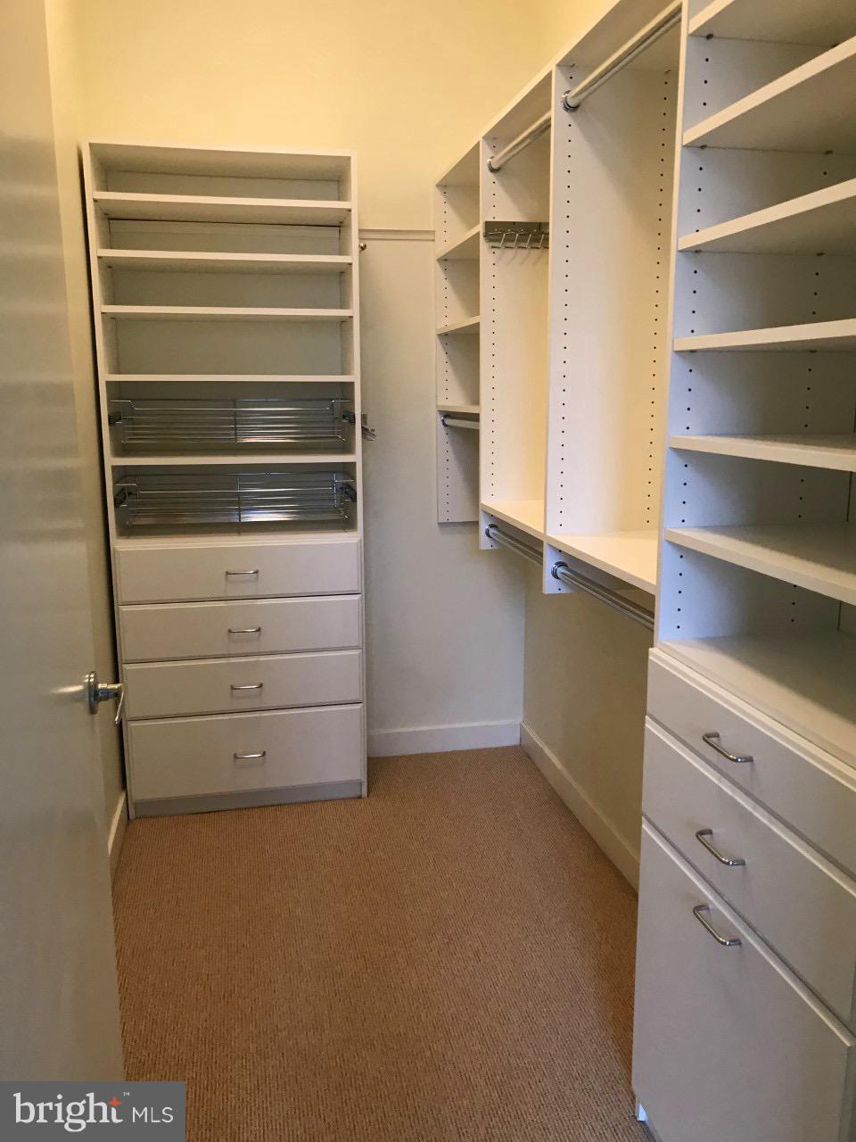 MIDTOWN ALEXANDRIA STATION CONDOMINIUM - Residential Lease