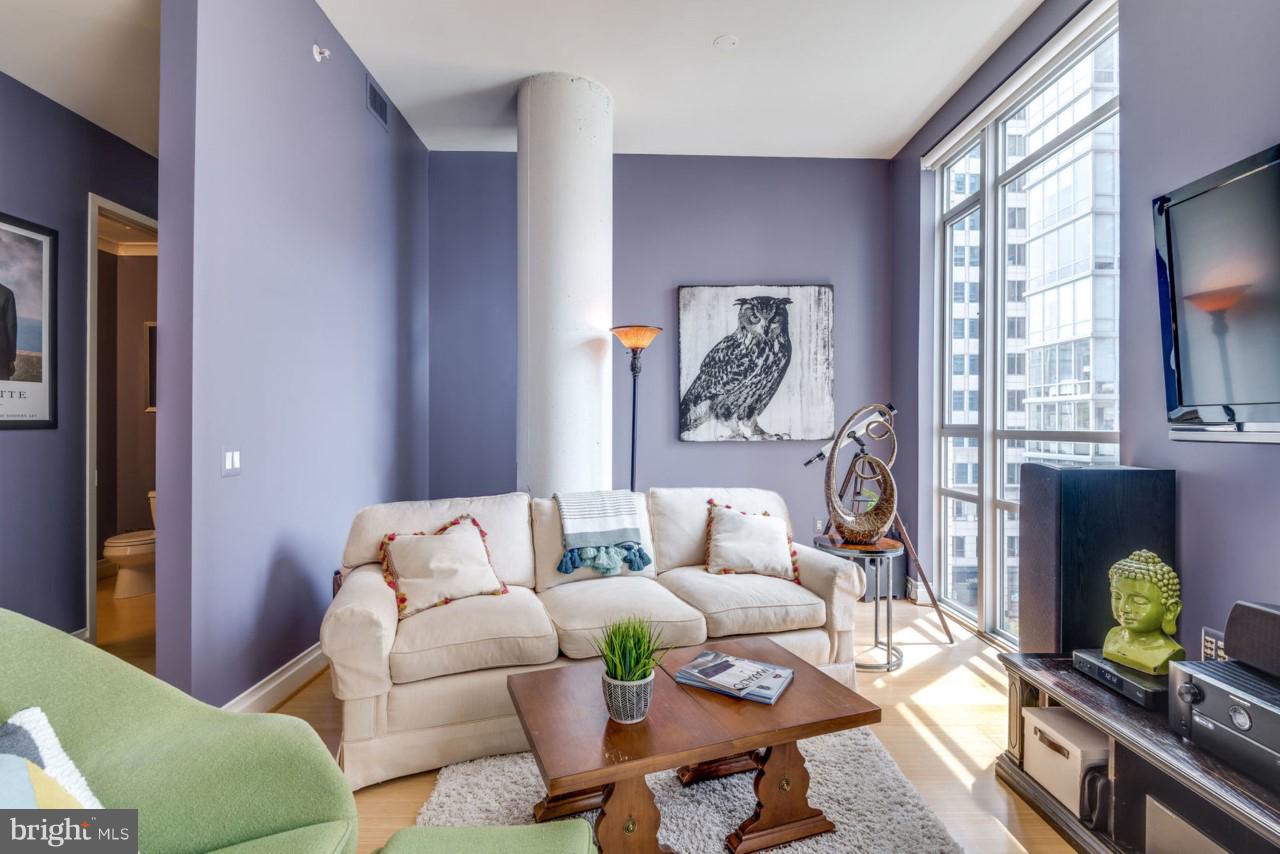 MIDTOWN ALEXANDRIA STATION CONDOMINIUM - Residential Lease