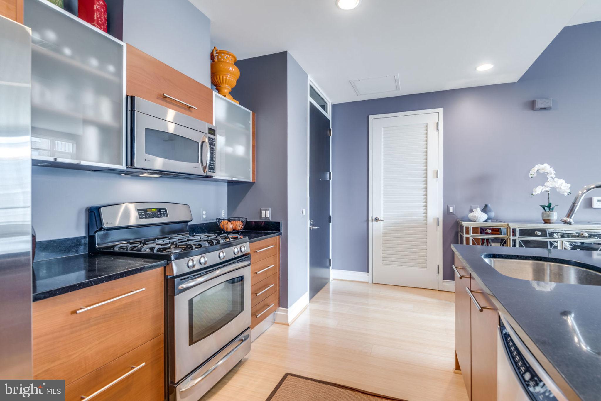 MIDTOWN ALEXANDRIA STATION CONDOMINIUM - Residential Lease