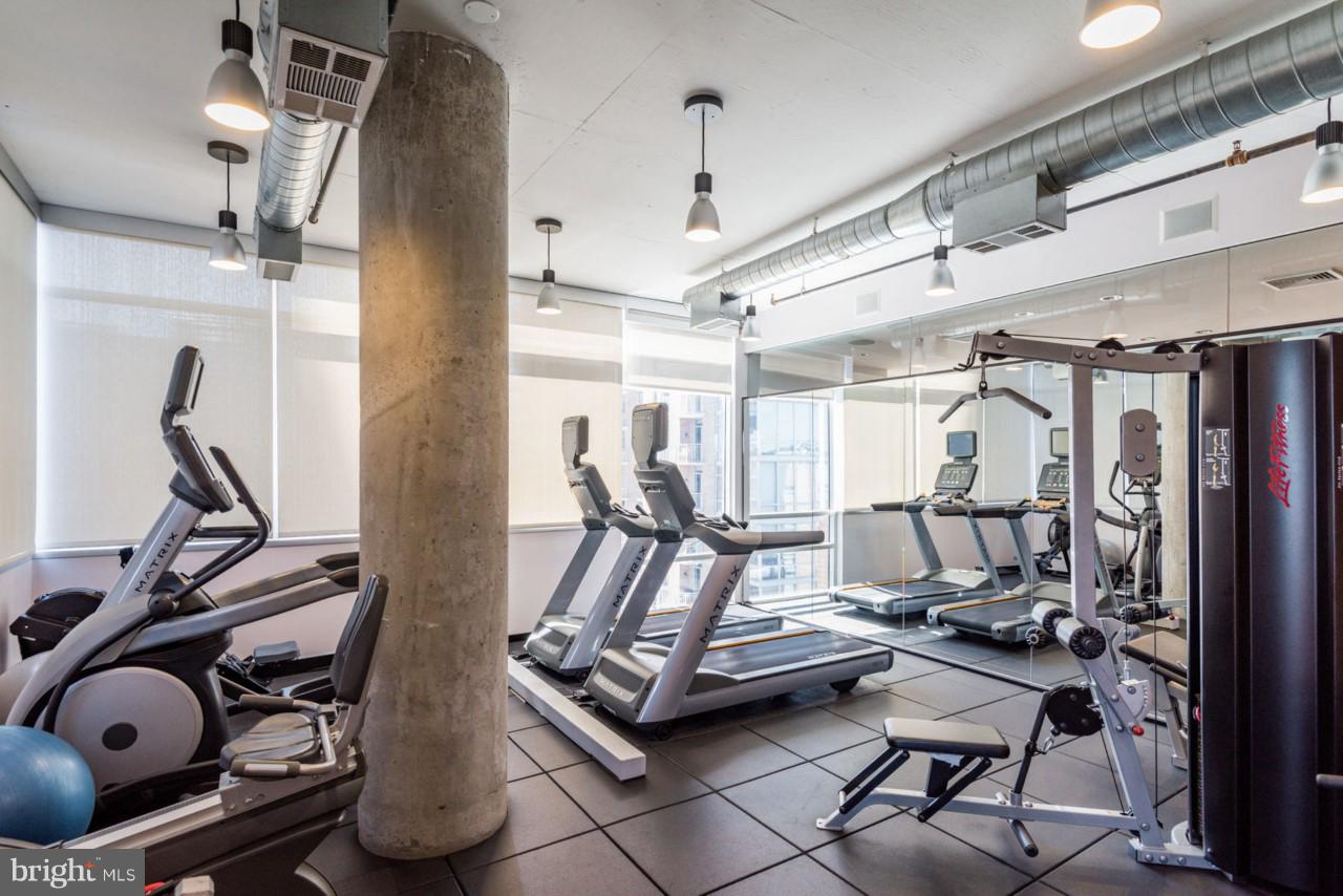 MIDTOWN ALEXANDRIA STATION CONDOMINIUM - Residential Lease