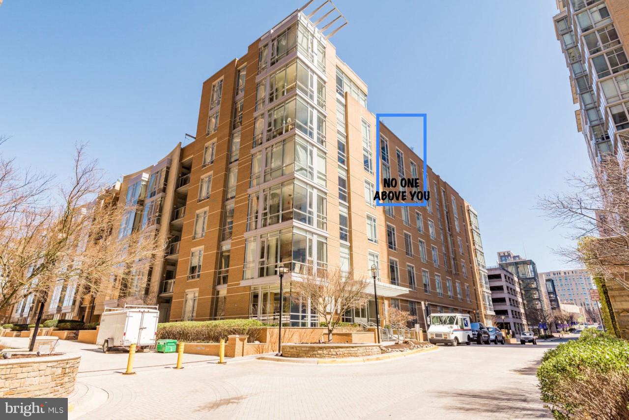 MIDTOWN ALEXANDRIA STATION CONDOMINIUM - Residential Lease