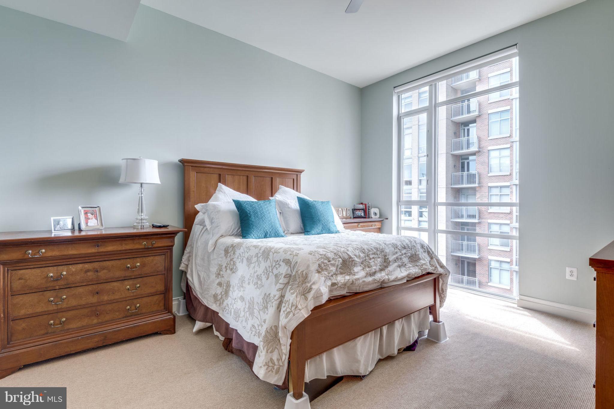 MIDTOWN ALEXANDRIA STATION CONDOMINIUM - Residential Lease