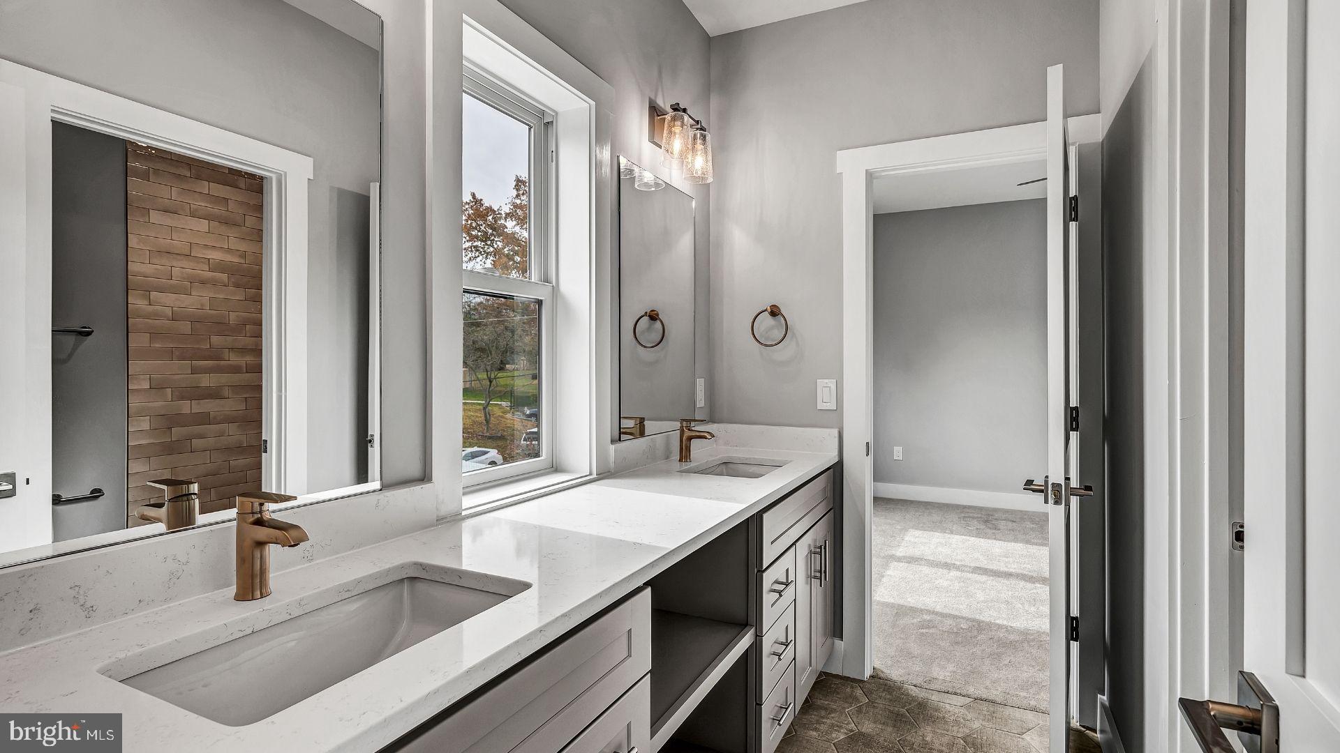 MARGUERITE PERREL - Residential