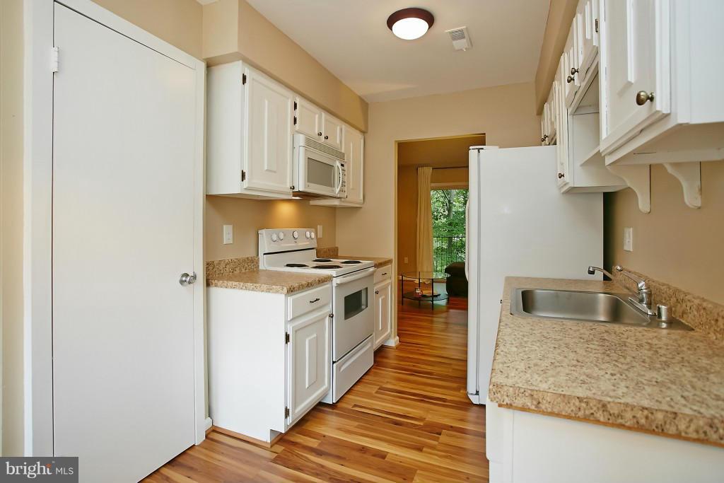 CHARING CROSS - Residential