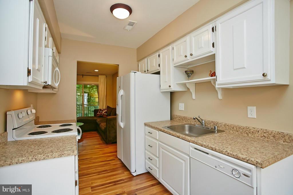 CHARING CROSS - Residential