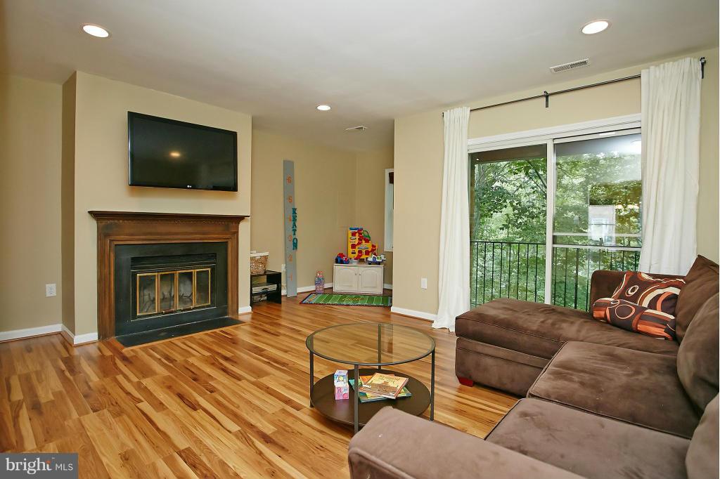 CHARING CROSS - Residential