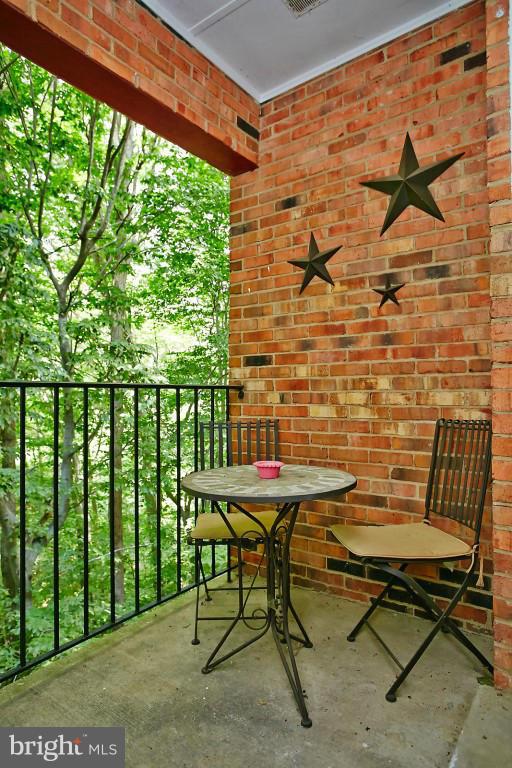 CHARING CROSS - Residential