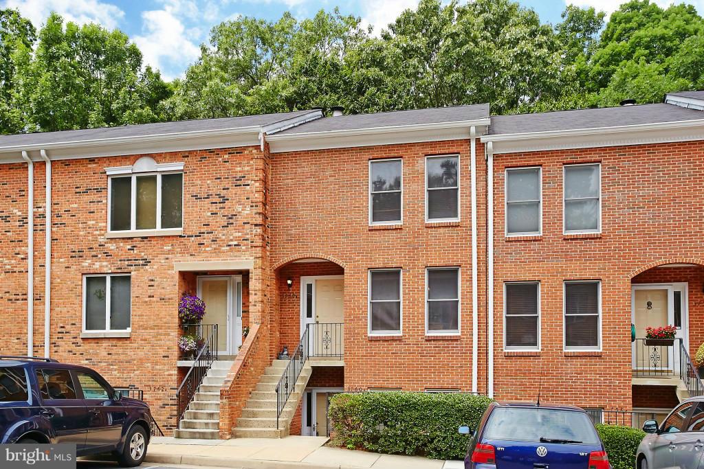 CHARING CROSS - Residential