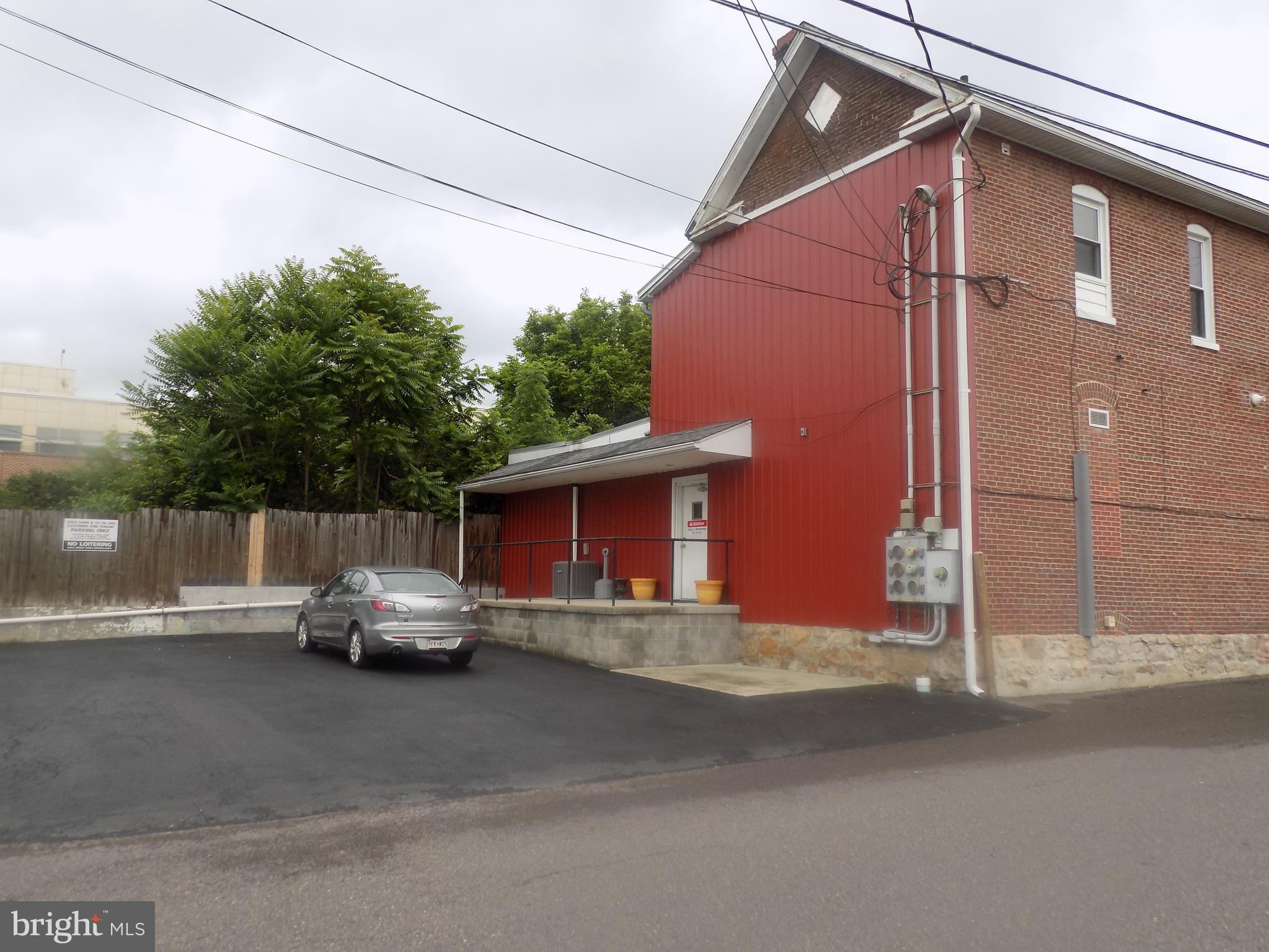 SOUTH END - Commercial Sale