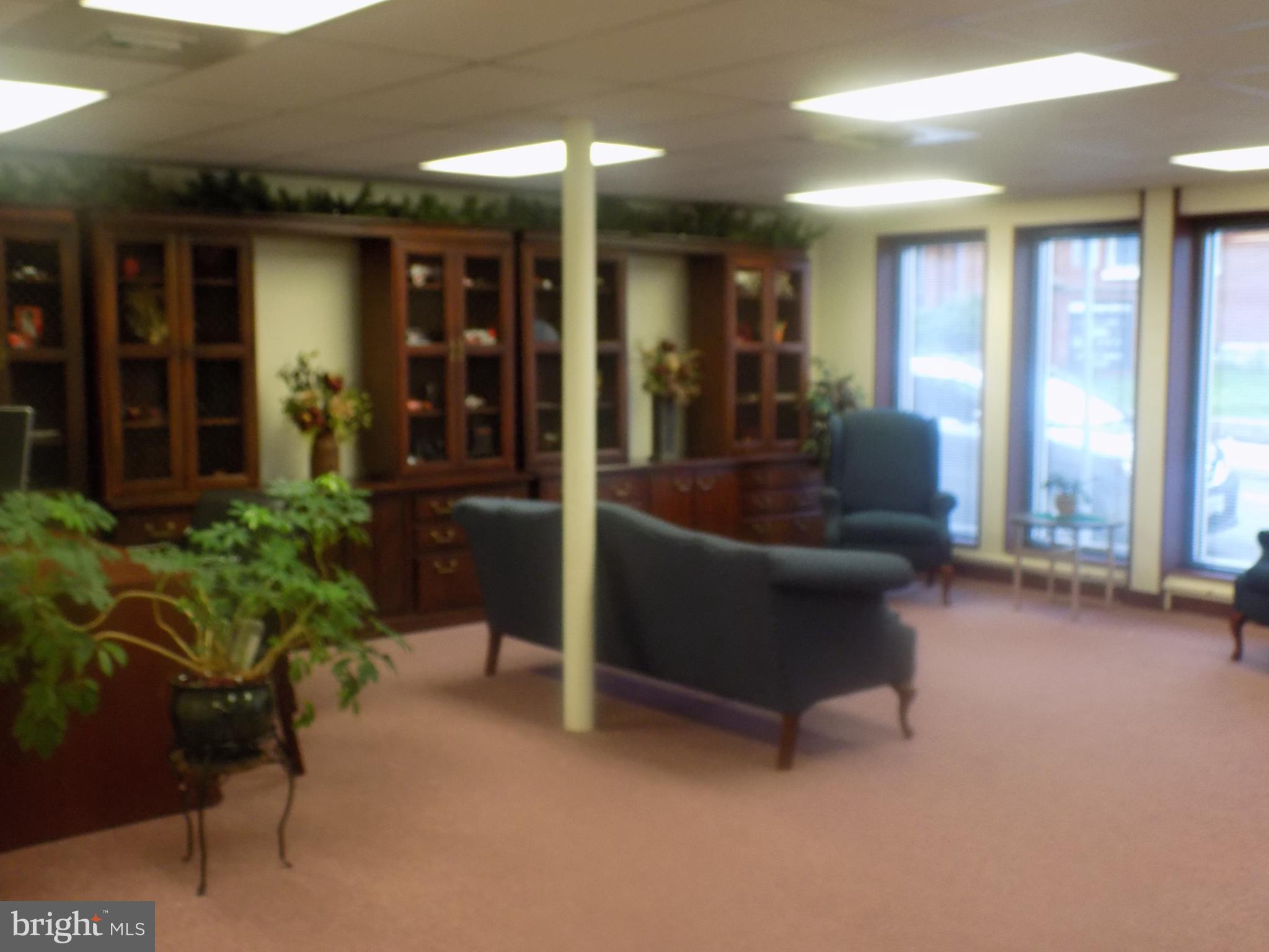 SOUTH END - Commercial Sale