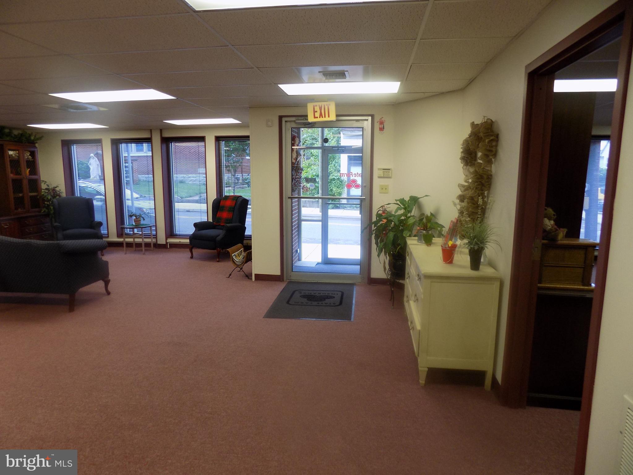 SOUTH END - Commercial Sale