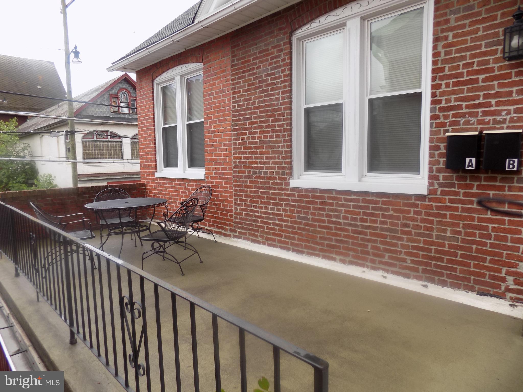 SOUTH END - Commercial Sale