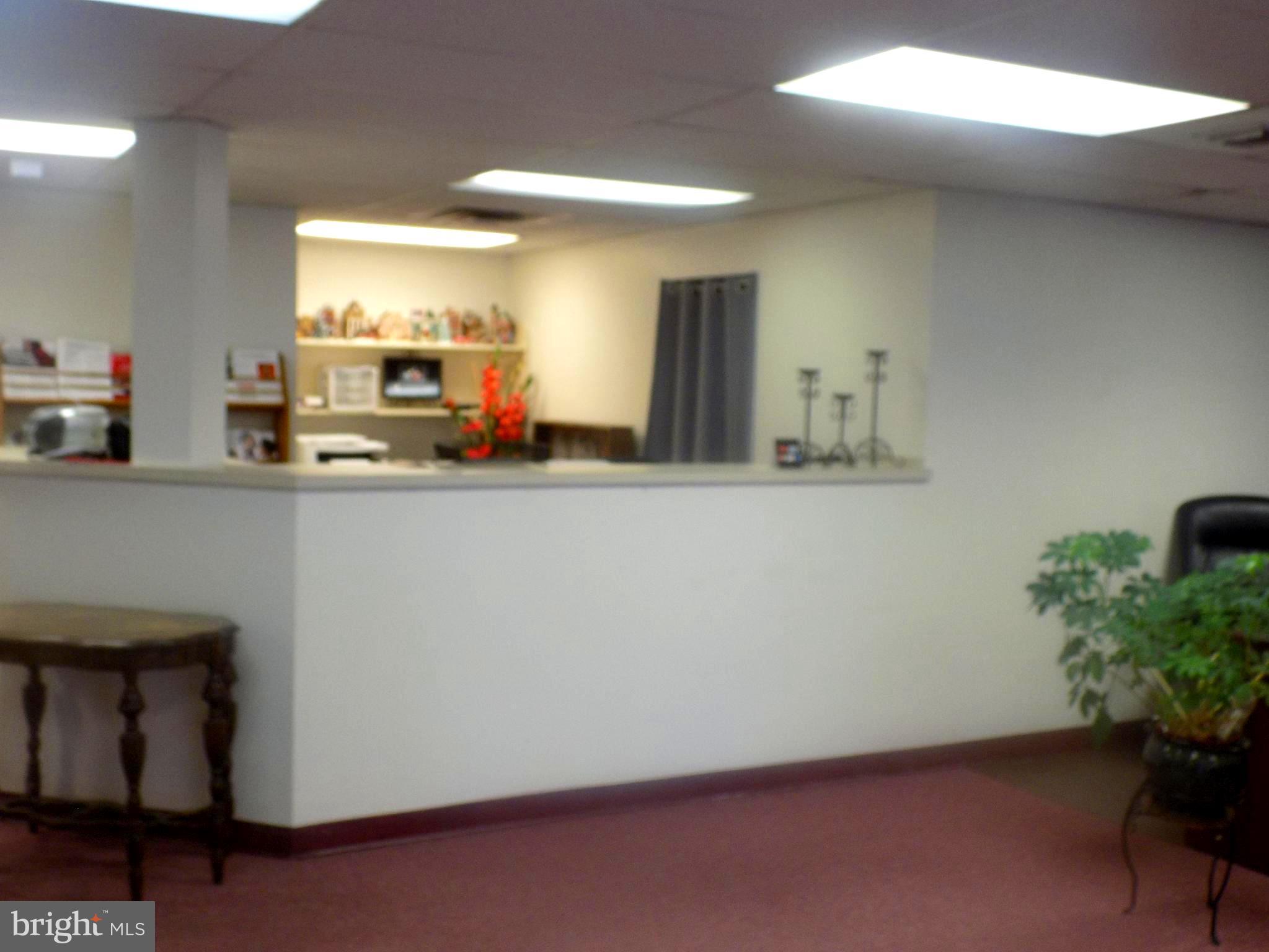 SOUTH END - Commercial Sale