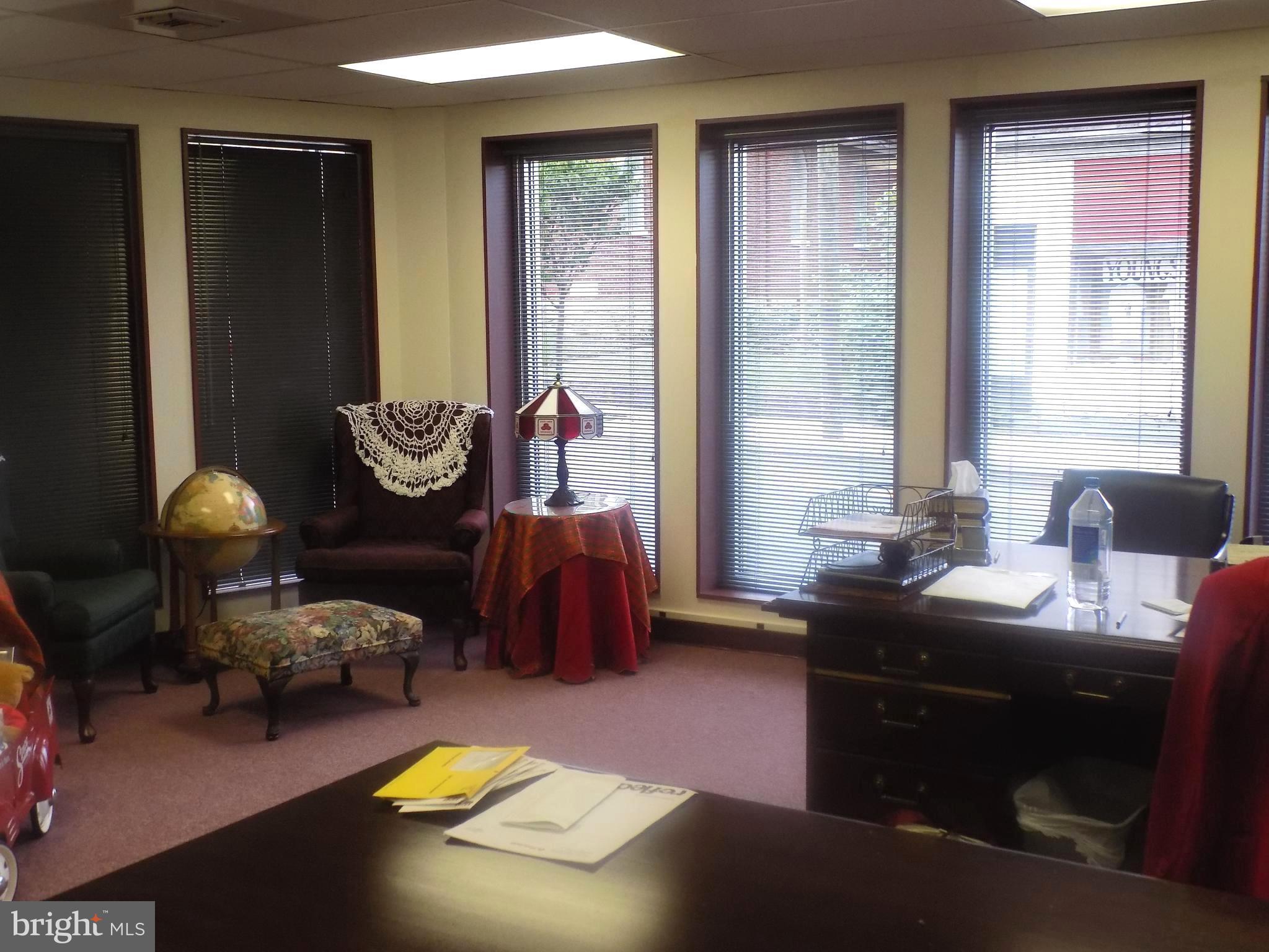 SOUTH END - Commercial Sale