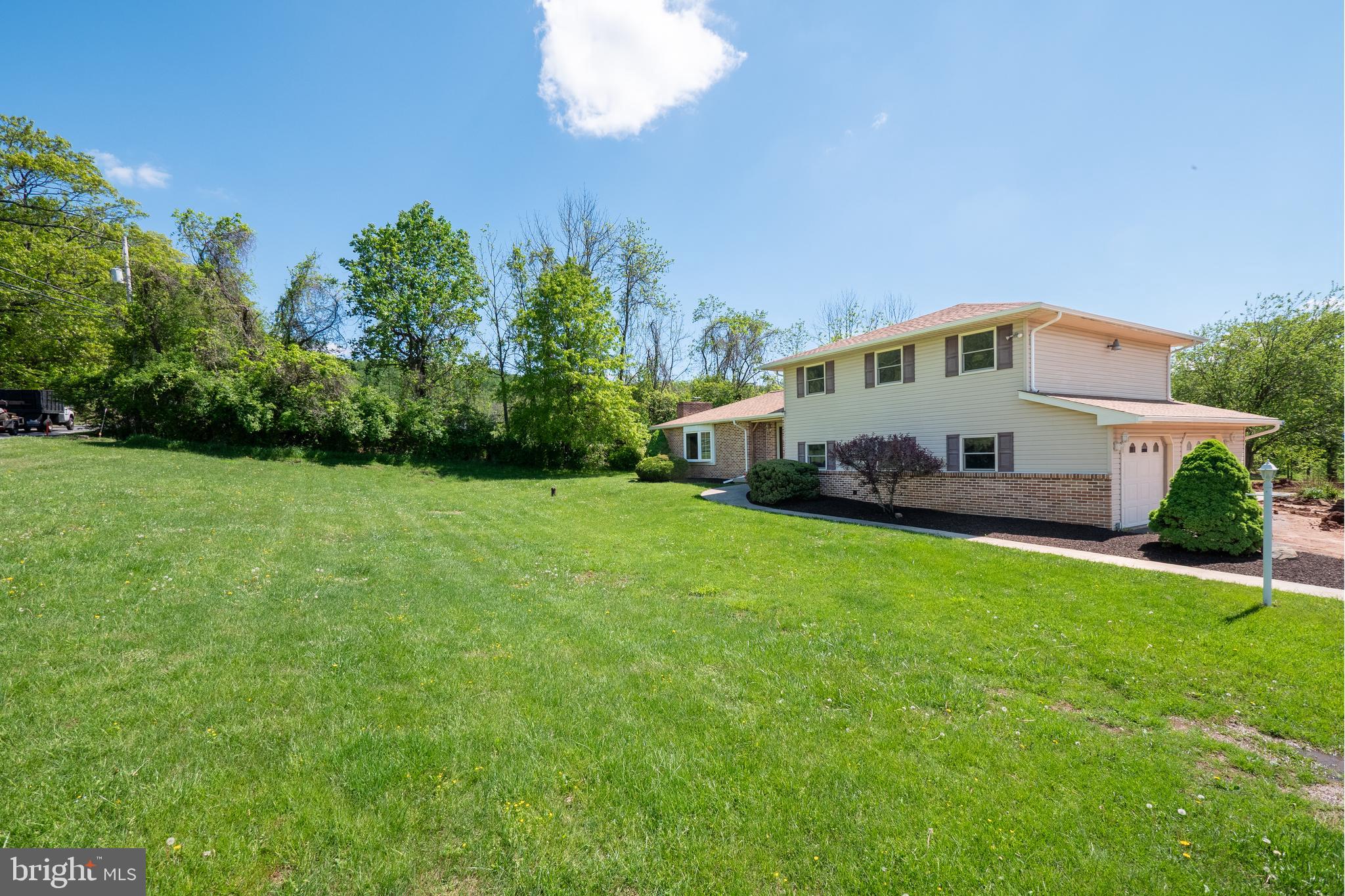 4015 LOWER SAUCON ROAD