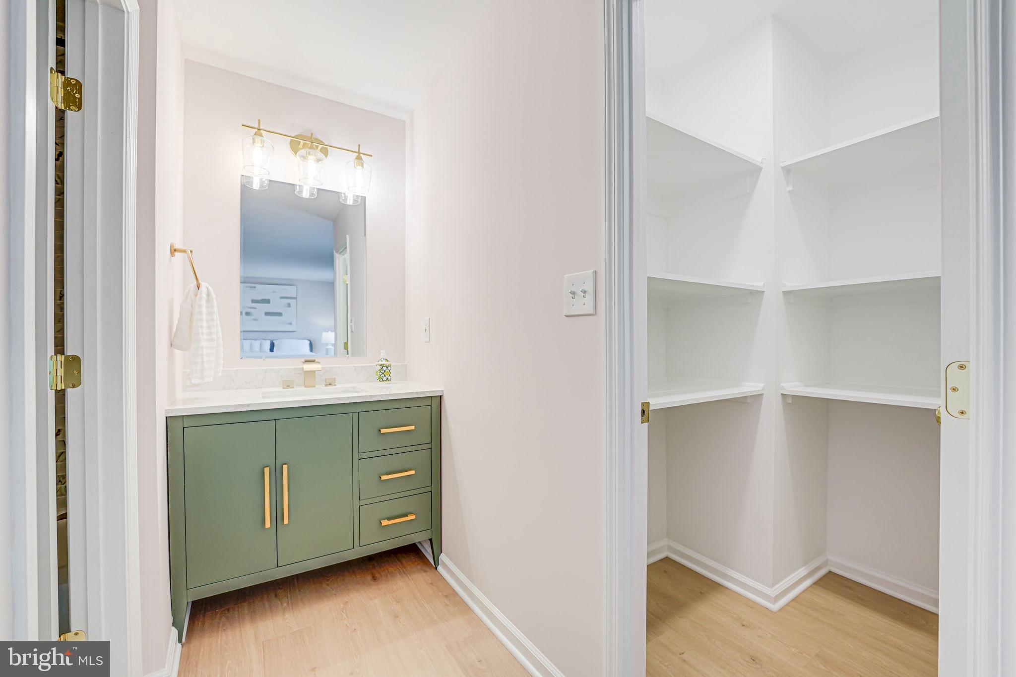 TOWNES OF MOOREFIELD - Residential