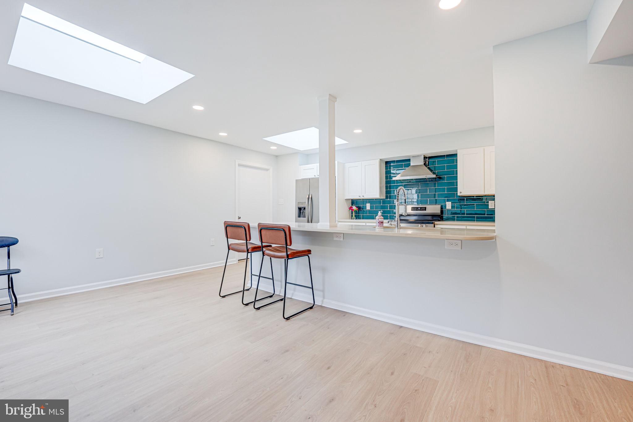 TOWNES OF MOOREFIELD - Residential