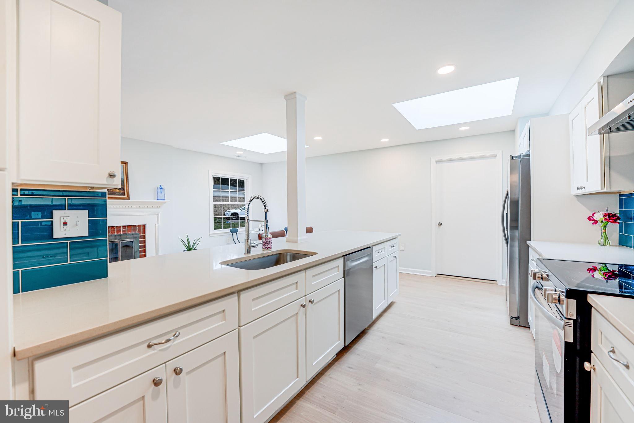 TOWNES OF MOOREFIELD - Residential