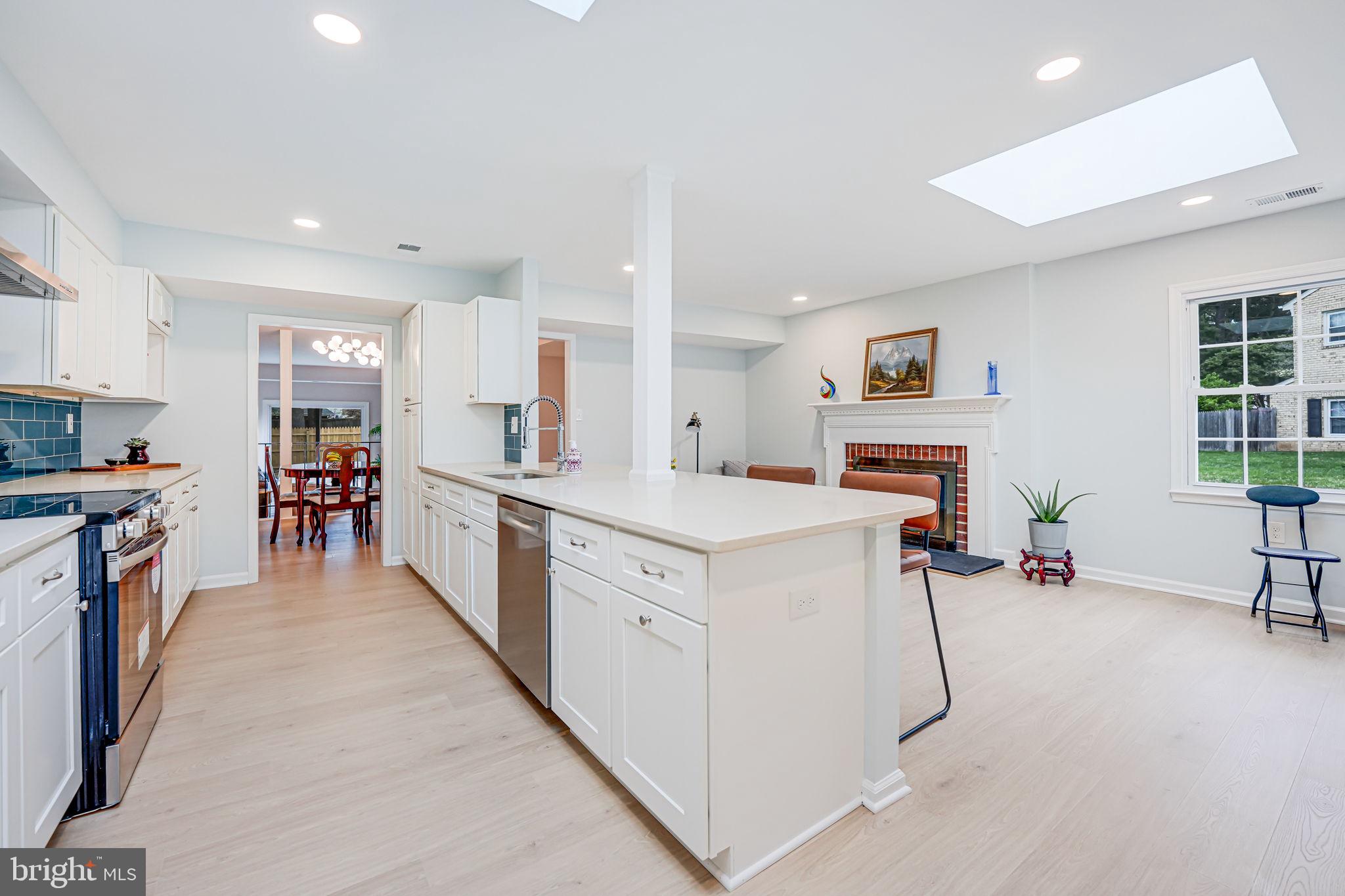 TOWNES OF MOOREFIELD - Residential