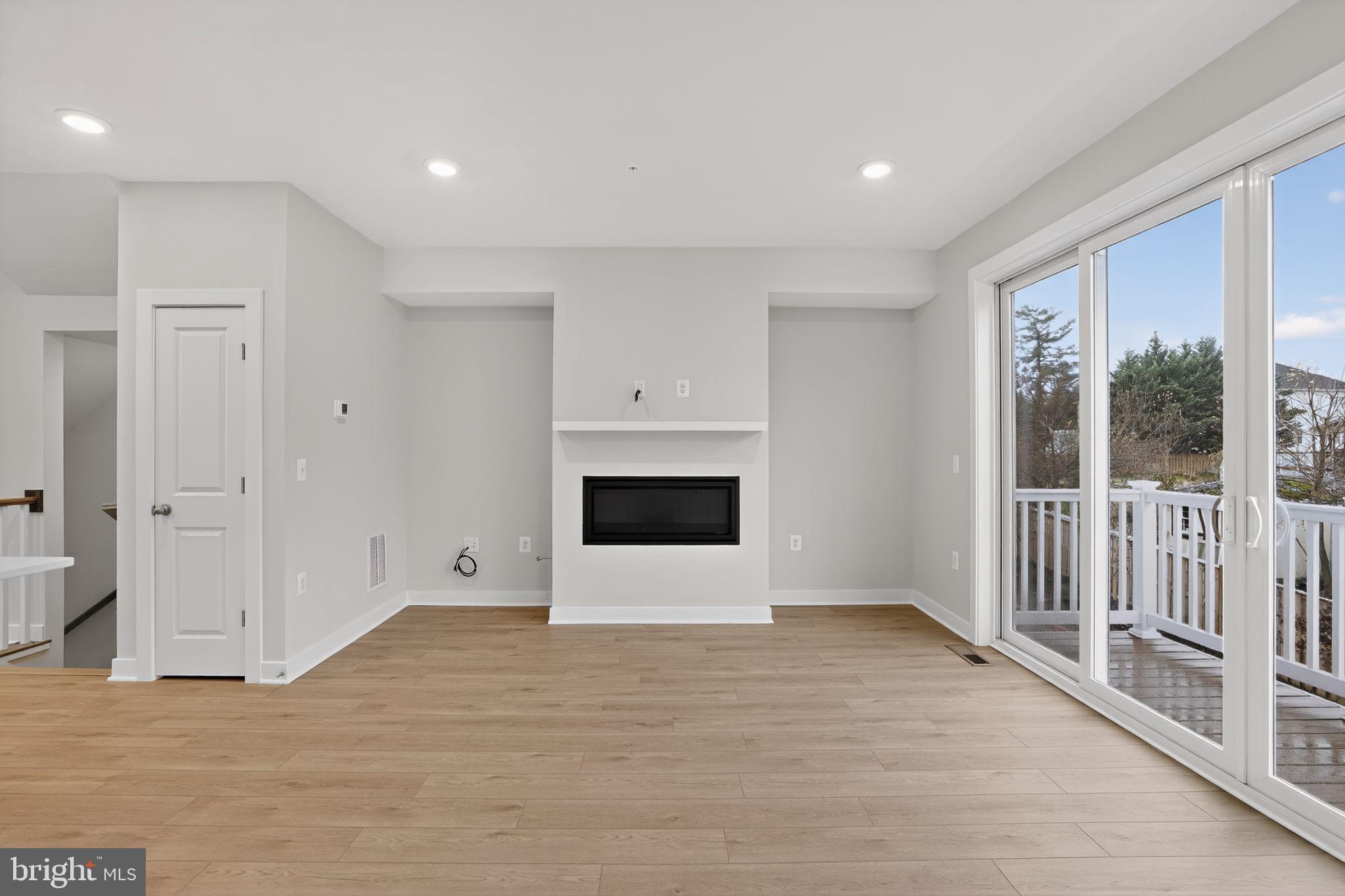 NORTHFAX WEST - Residential Lease