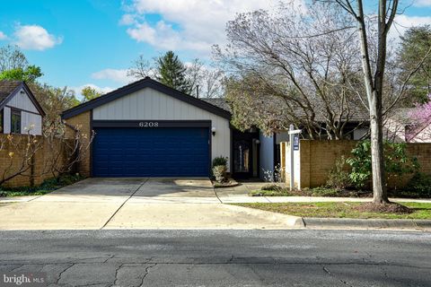 Photo of 6208 Leeke Forest Court, BETHESDA, MD 20817 (MLS # MDMC2226926)