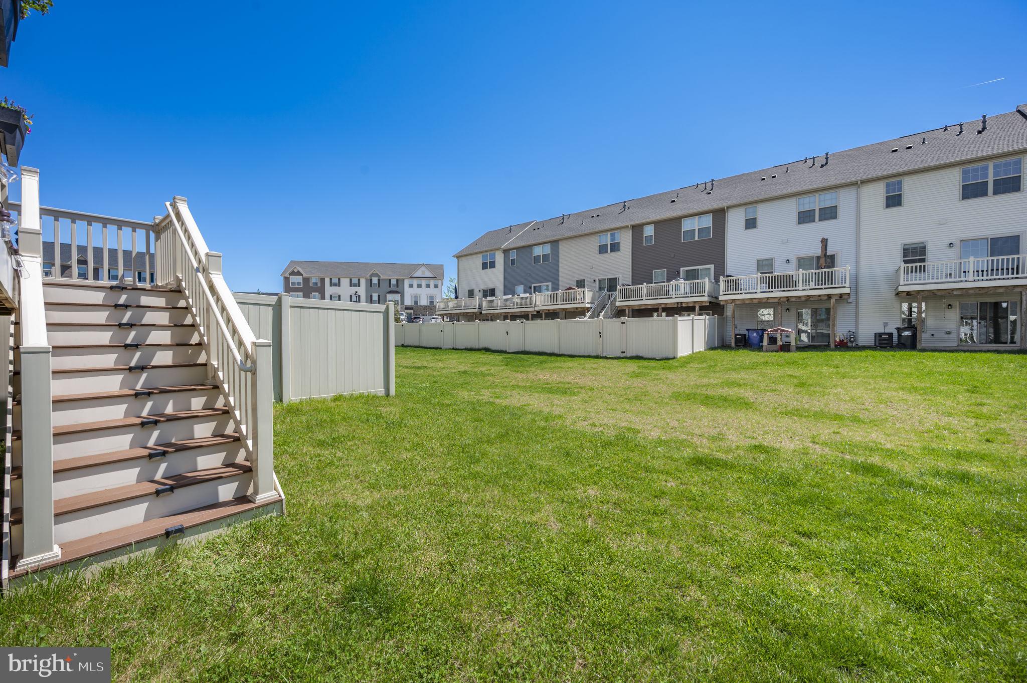 LAKE LINGANORE - Residential