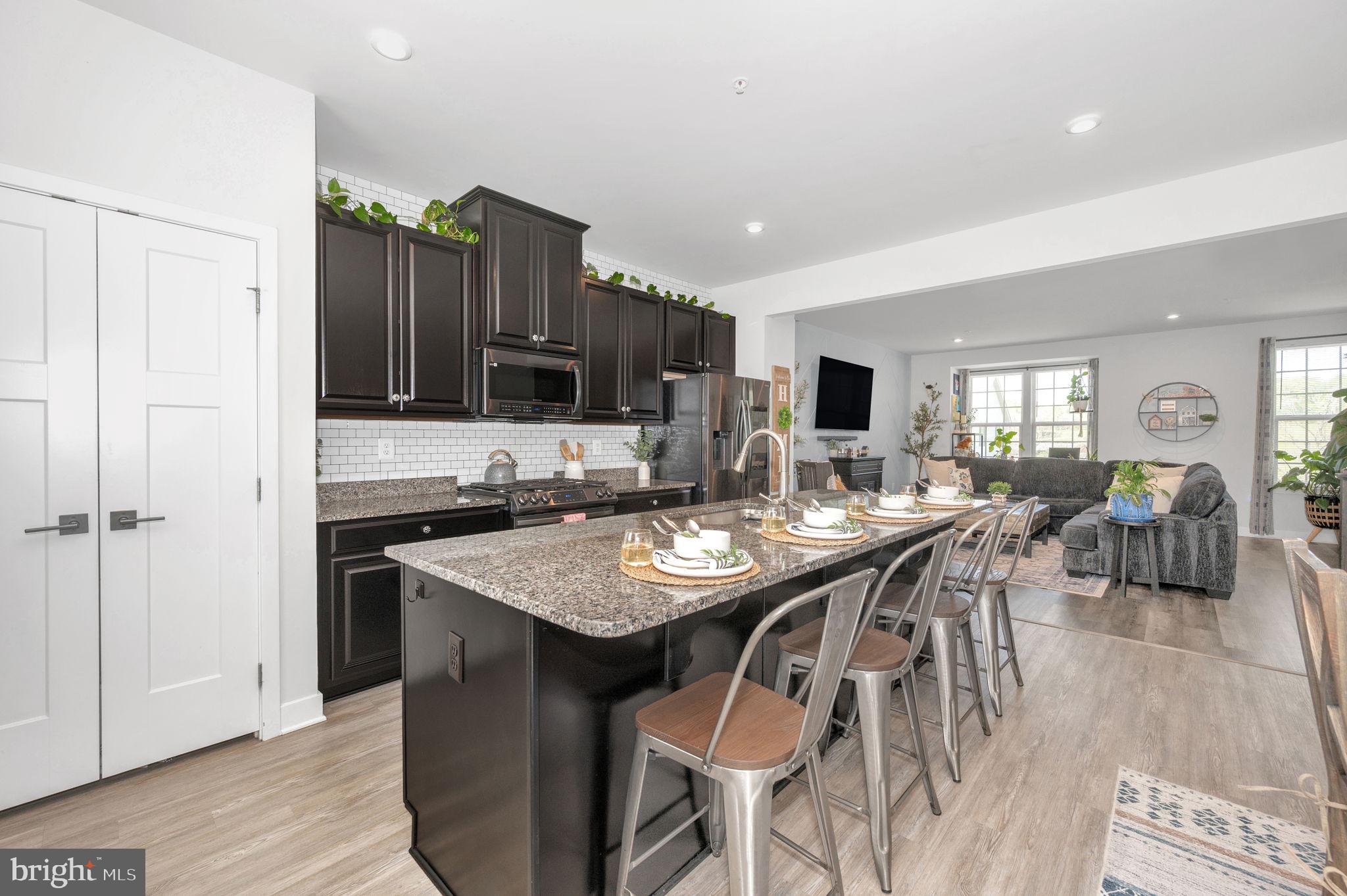 LAKE LINGANORE - Residential