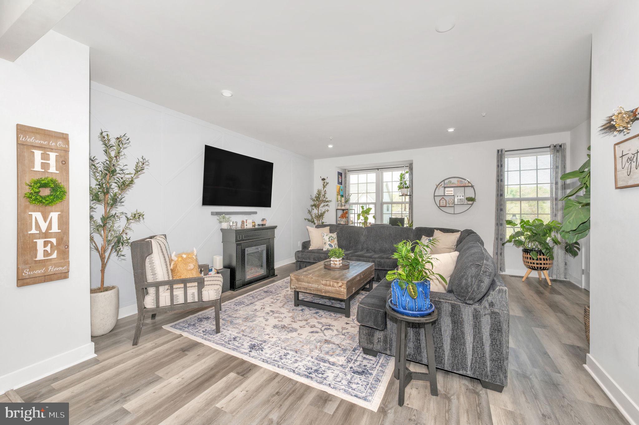 LAKE LINGANORE - Residential