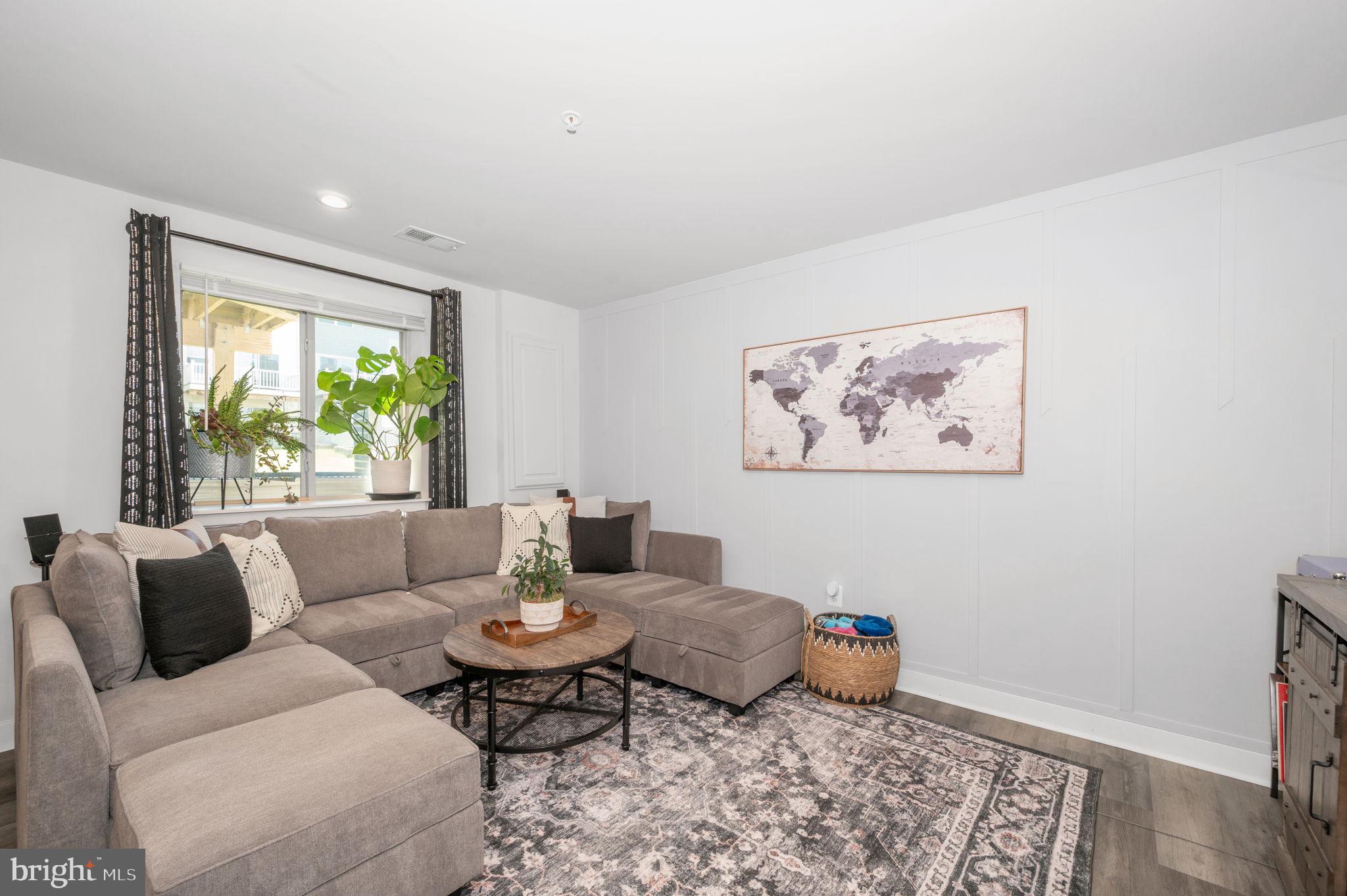 LAKE LINGANORE - Residential