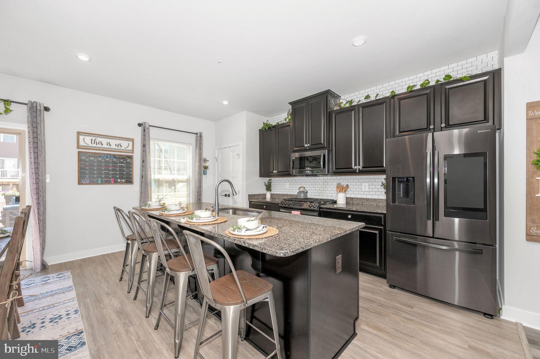 LAKE LINGANORE - Residential