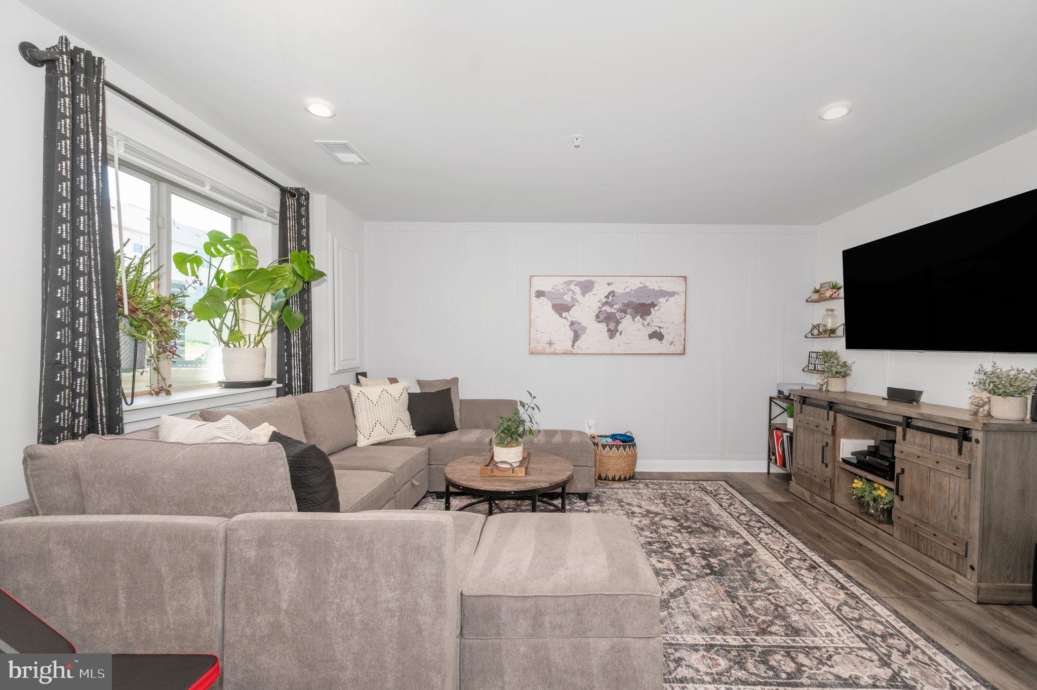 LAKE LINGANORE - Residential