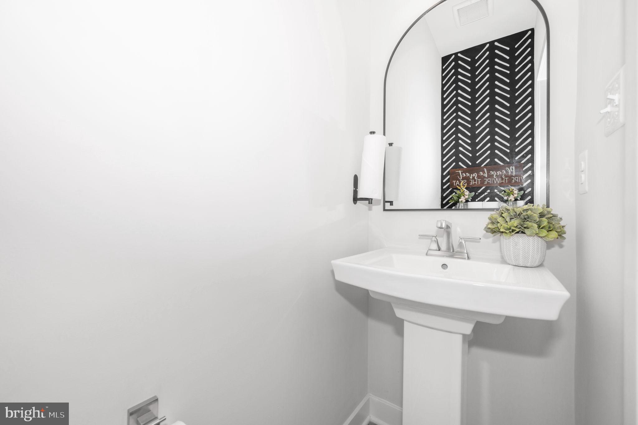 LAKE LINGANORE - Residential