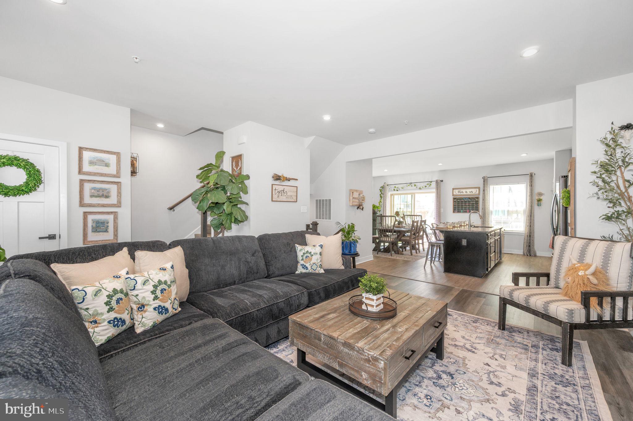 LAKE LINGANORE - Residential