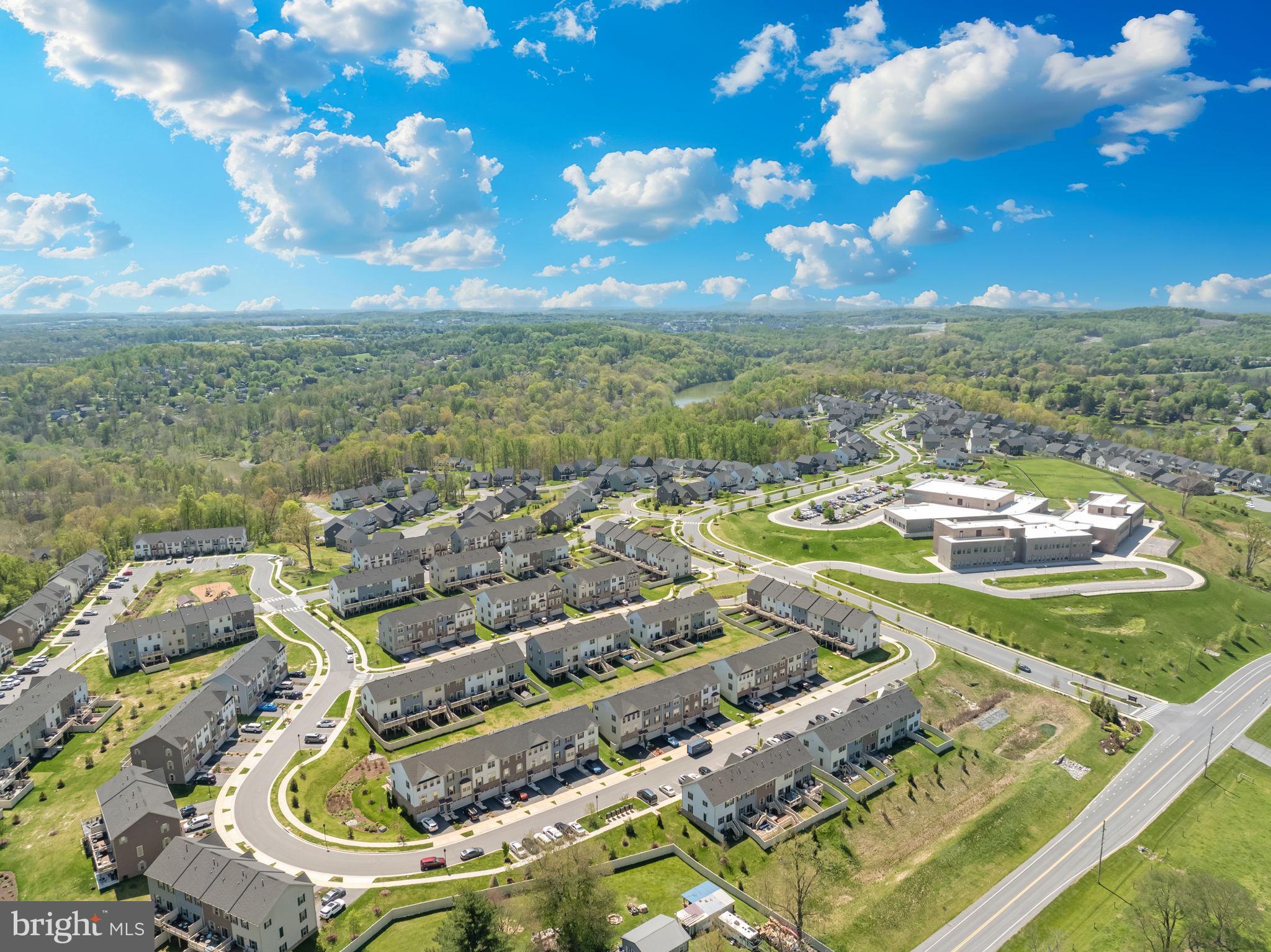 LAKE LINGANORE - Residential