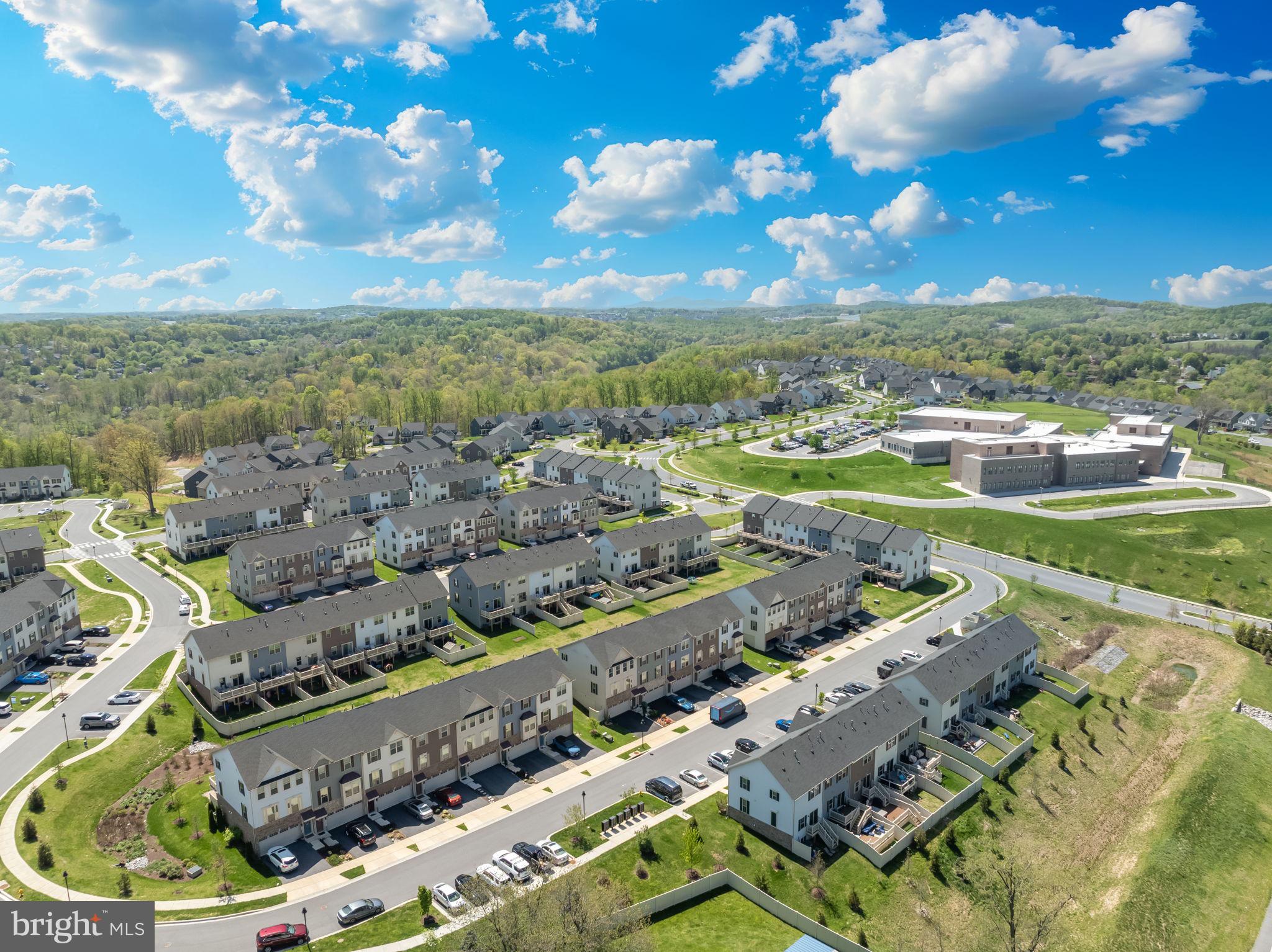 LAKE LINGANORE - Residential