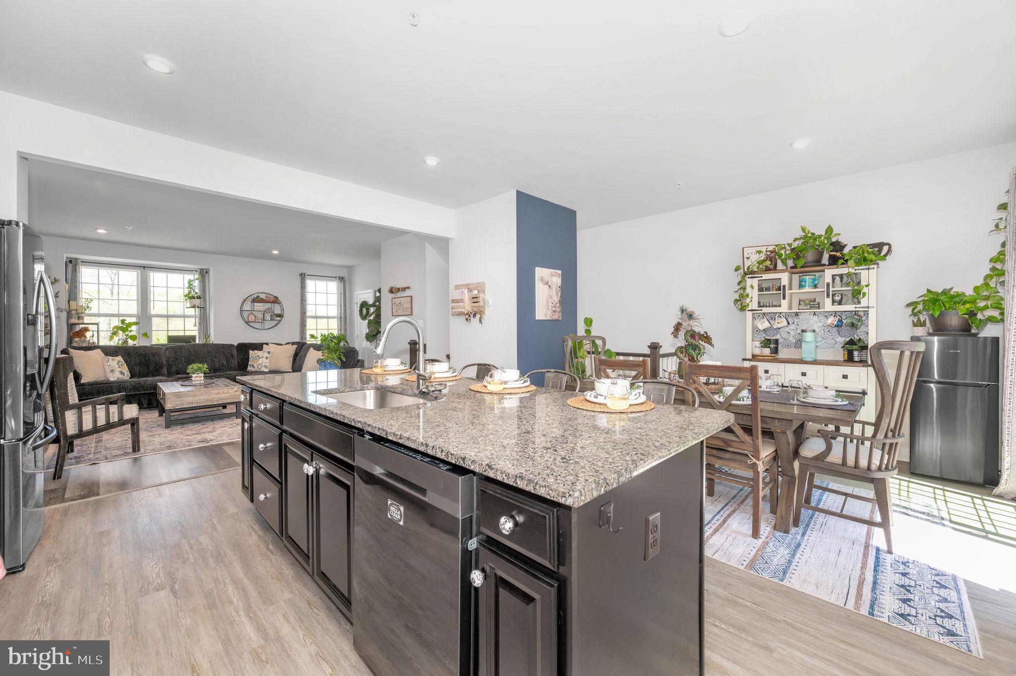 LAKE LINGANORE - Residential