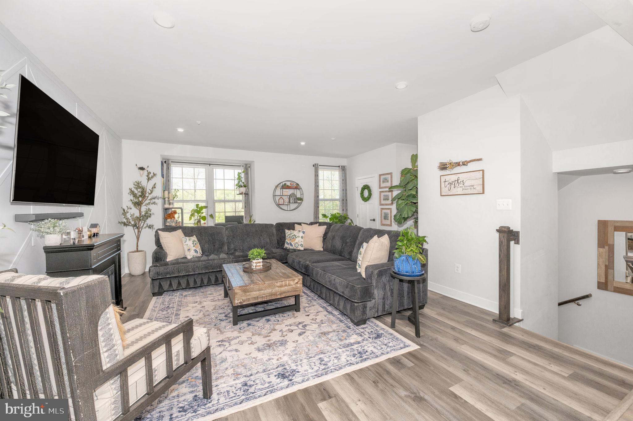 LAKE LINGANORE - Residential