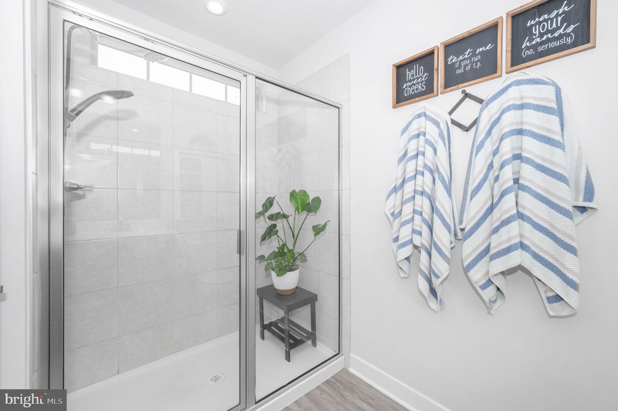 LAKE LINGANORE - Residential