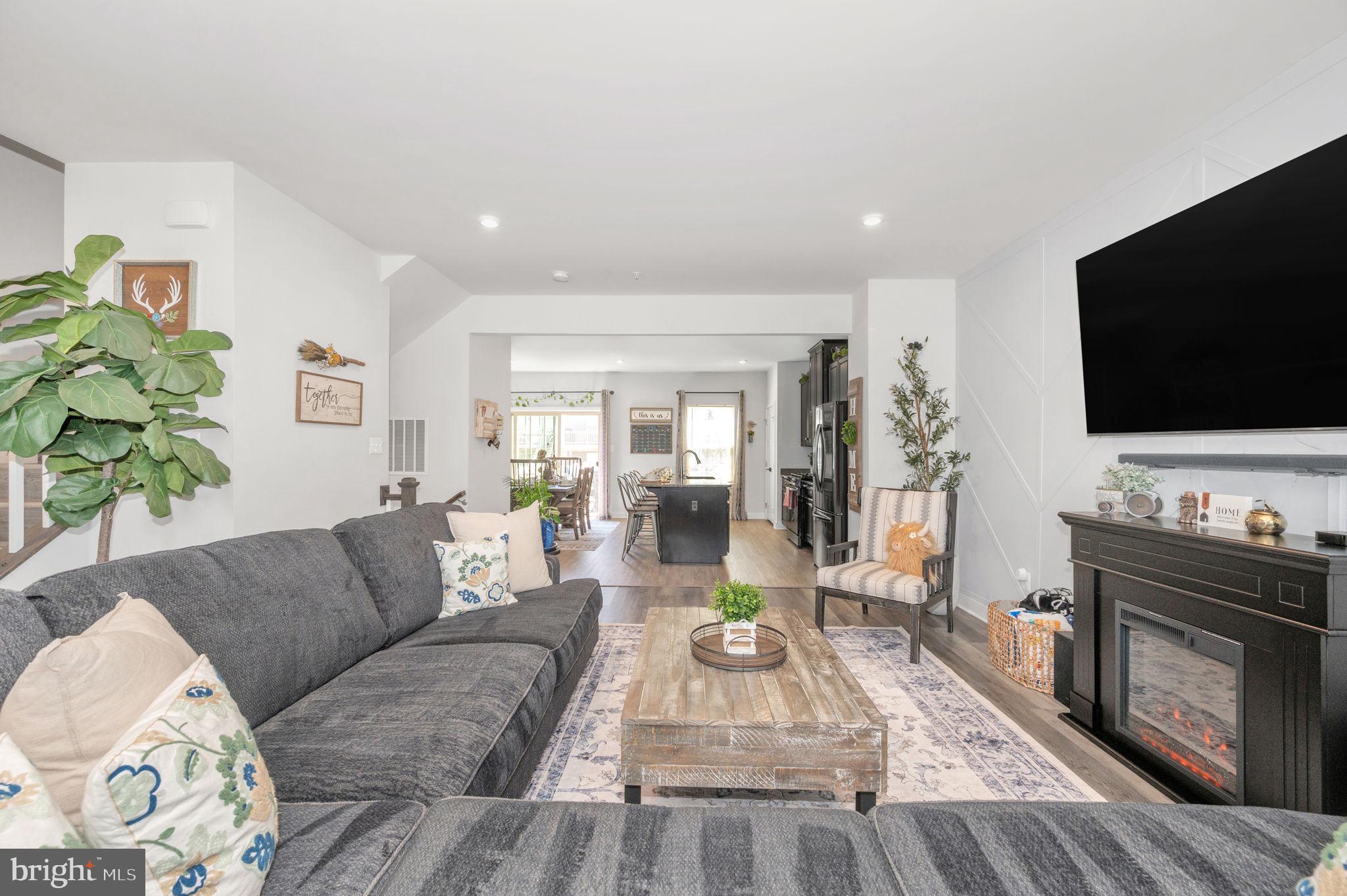 LAKE LINGANORE - Residential