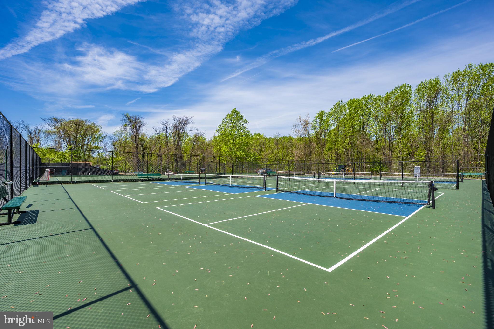 LAKE LINGANORE - Residential