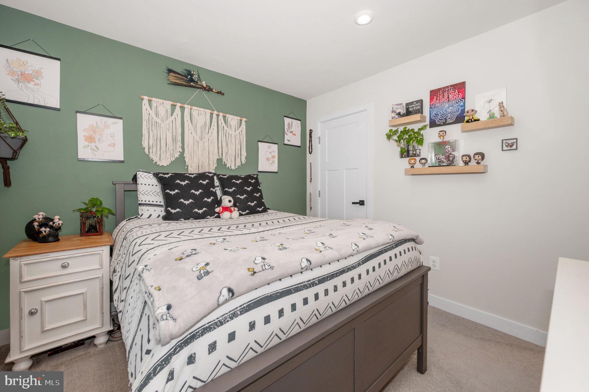 LAKE LINGANORE - Residential