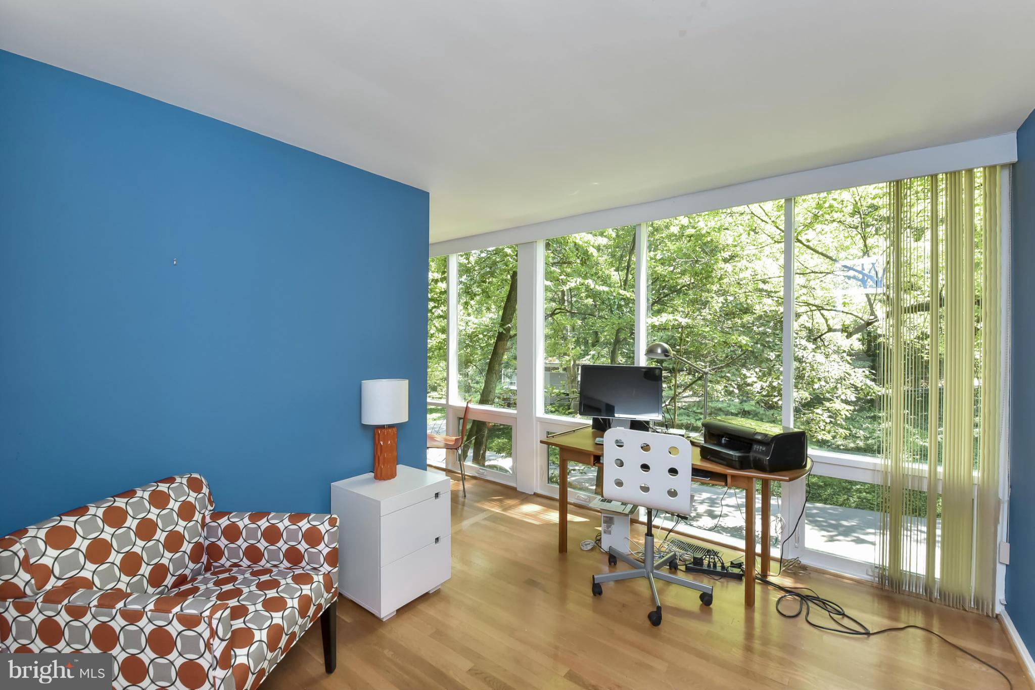 HOLLIN HILLS - Residential