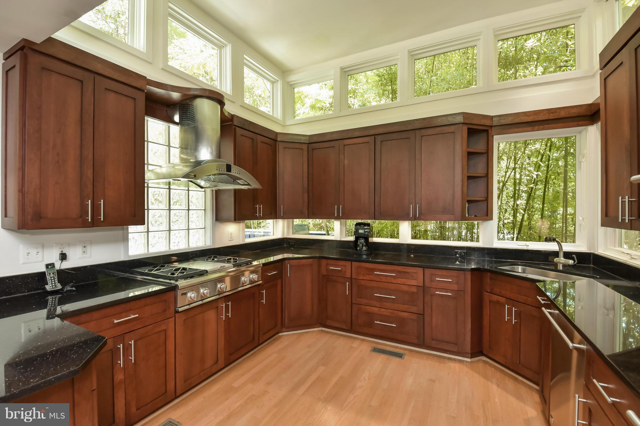 HOLLIN HILLS - Residential