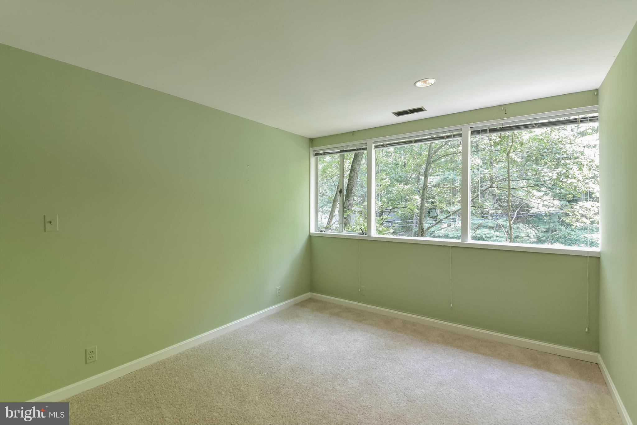 HOLLIN HILLS - Residential