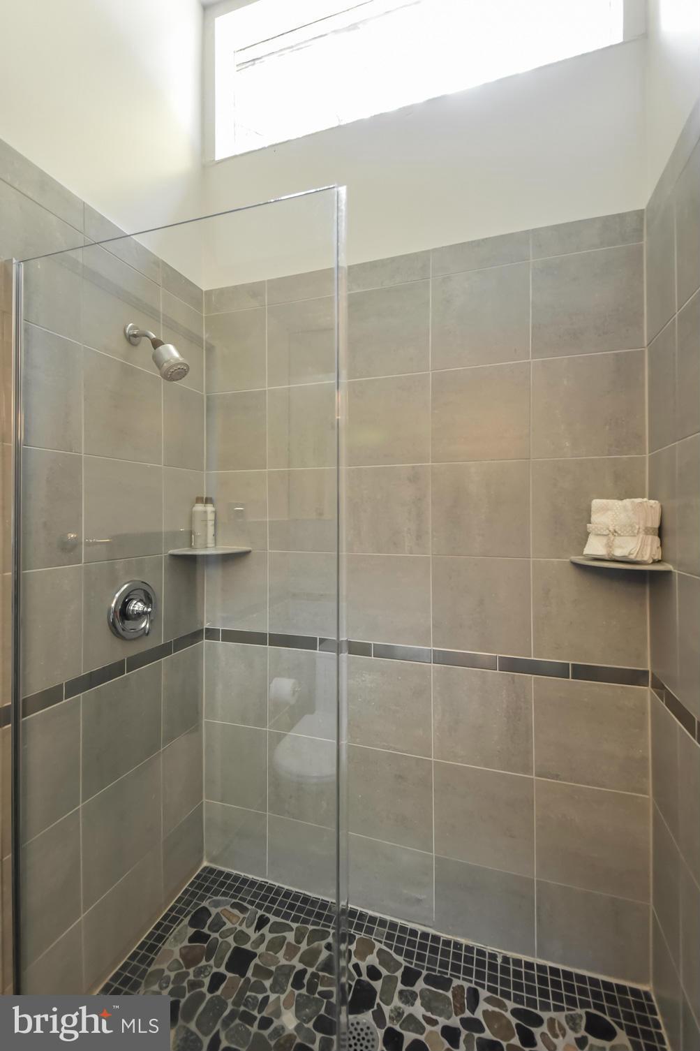 HOLLIN HILLS - Residential