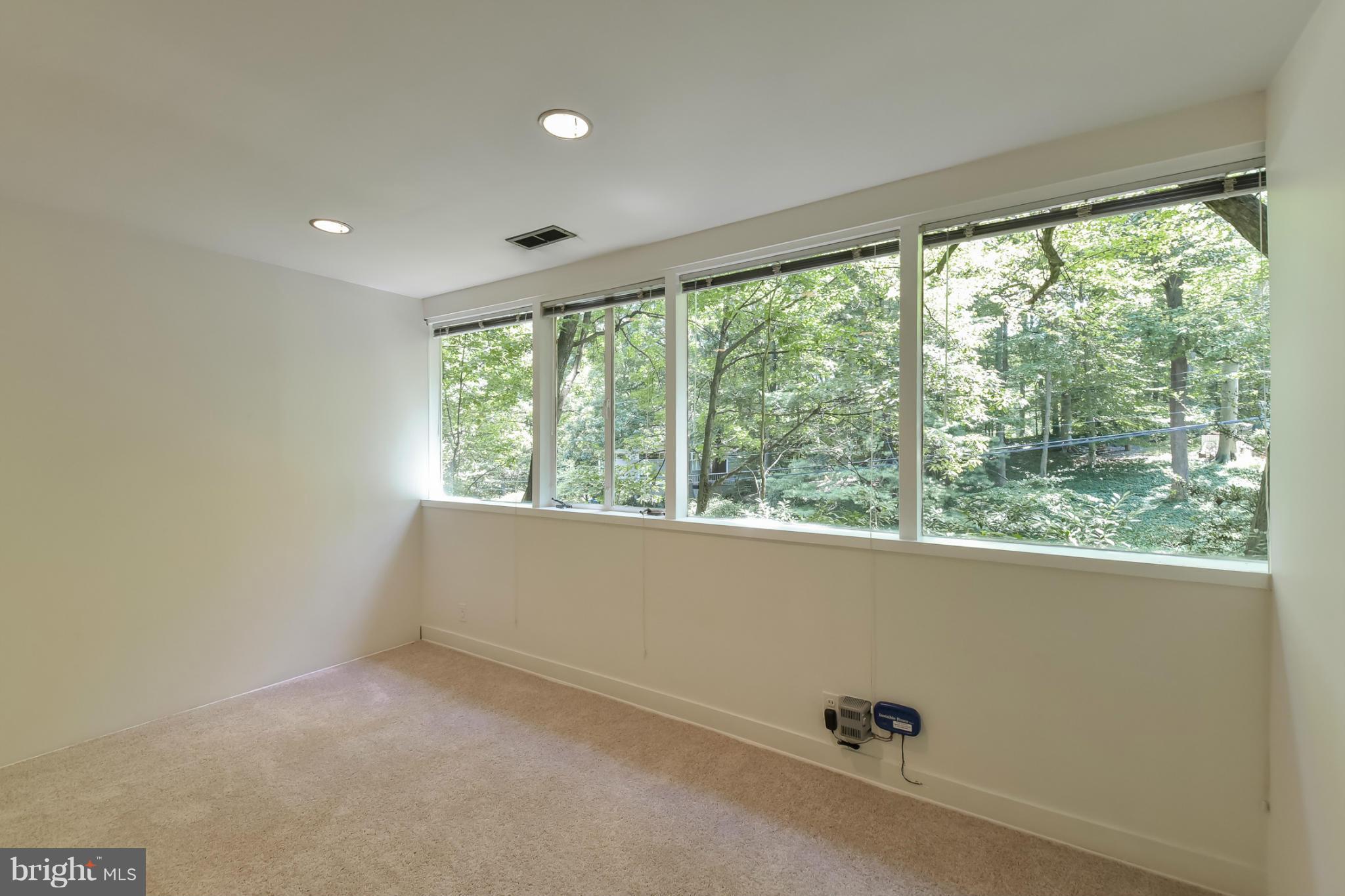 HOLLIN HILLS - Residential