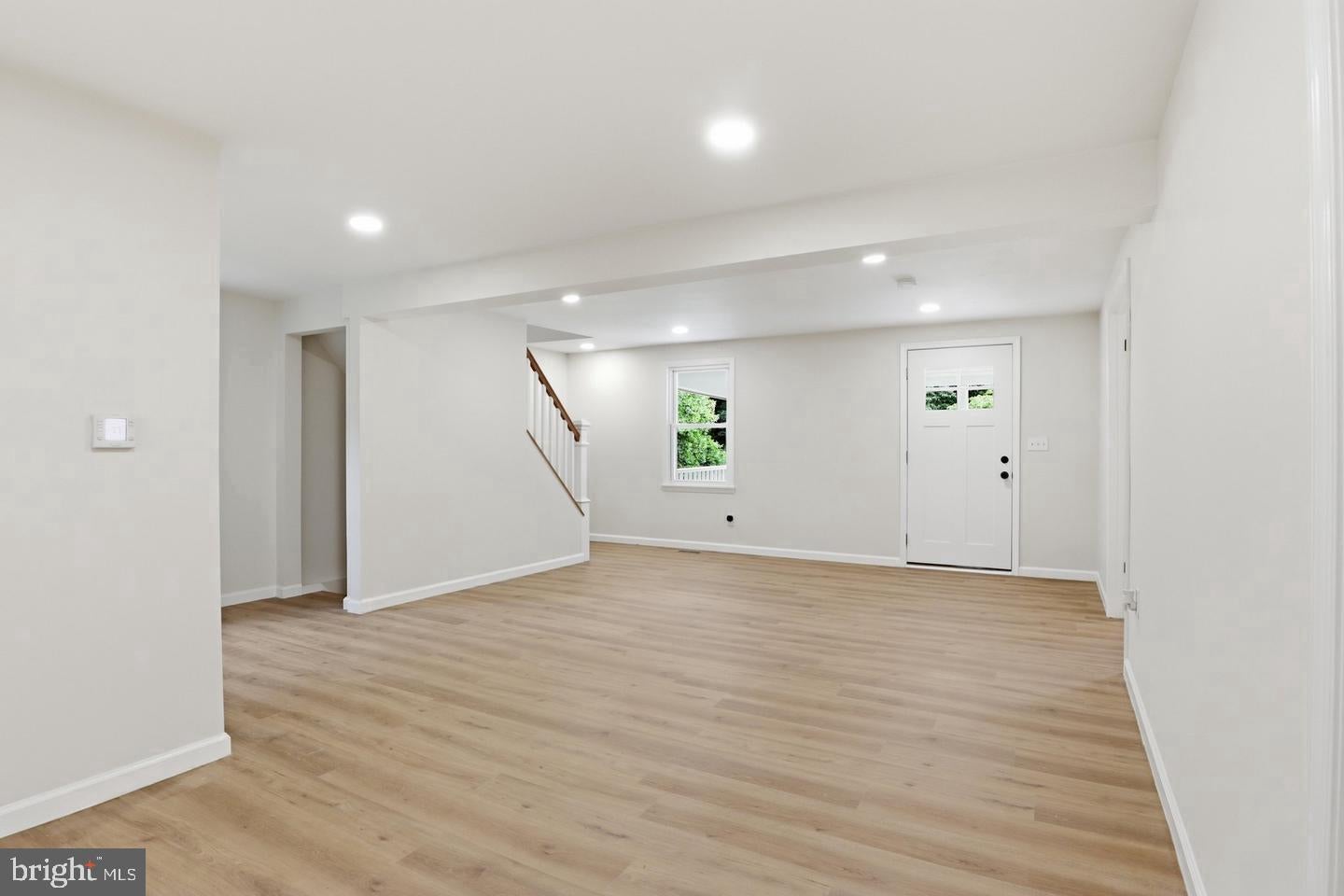 105 SIMMONS LANE