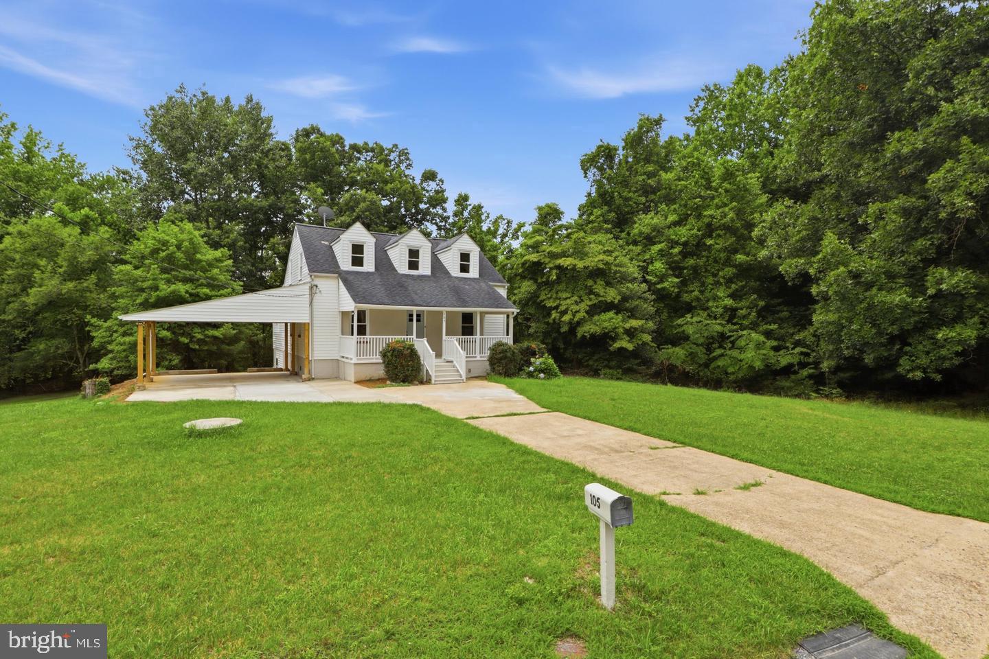 105 SIMMONS LANE