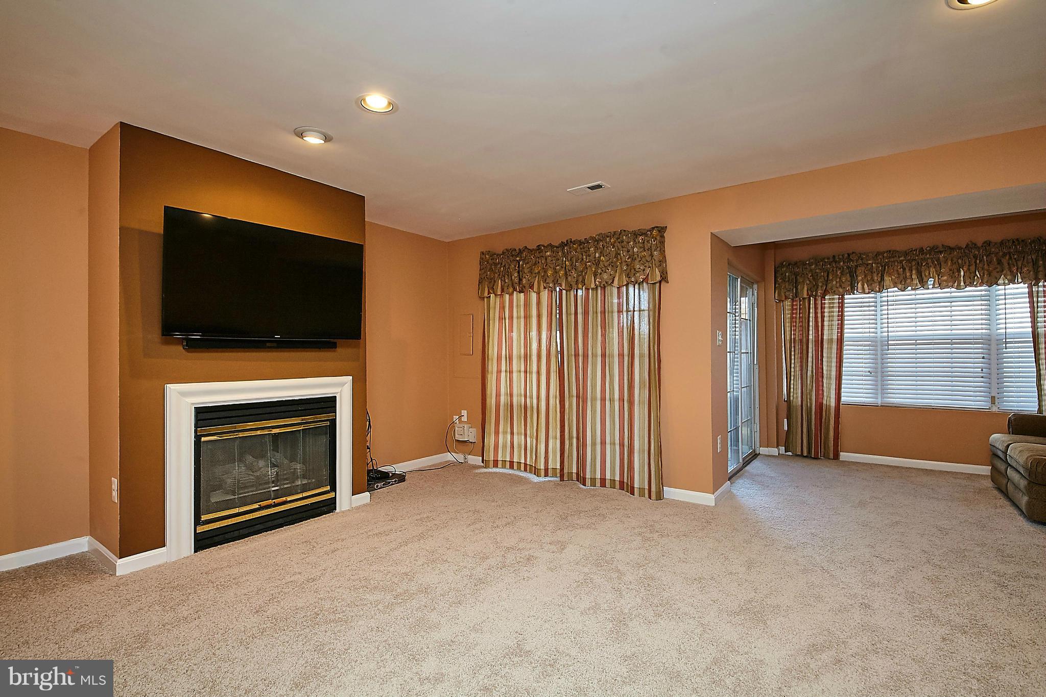 COMPTON VILLAGE - Residential